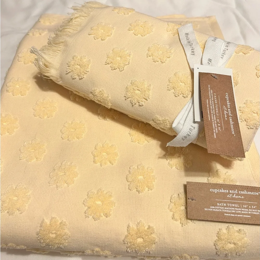 Cupcakes and Cashmere 4 pc Bath Towels  Set 100% Cotton NEW! - Picture 2 of 6